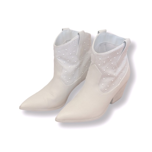 Cowgirl Booties Light Tan White Pearl Studded Western Boots Block Heel Size 7 - Picture 1 of 7